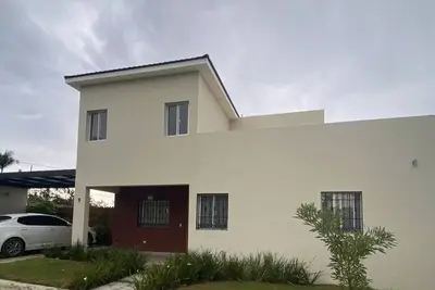 Image de Cheerful 4 bedroom villa with a pool. 10 minutes away from the boulevard