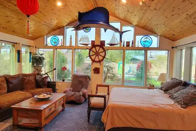 Image de Stunning Remodeled 15, 000 Square Feet Property