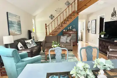 Image de Crest Beach Lake House: 4-Season Getaway Between Bayfield and Grand Bend!