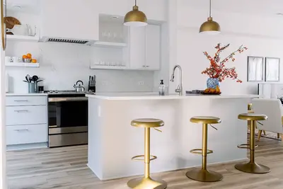 Image de Modern Townhome w/ Garage in Historic Downtown!