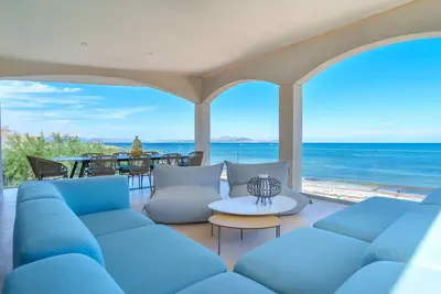 Image de Brand new house on the beach with panoramic views and a pool