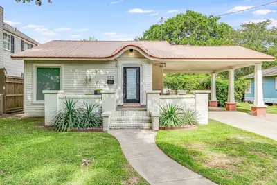 Image de Evangeline House! Beautifully remodeled & Super Close to Downtown