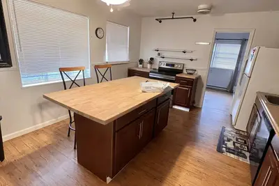 Image de Amazing cute house, in the middle of Hazel park, close to 75 and 696