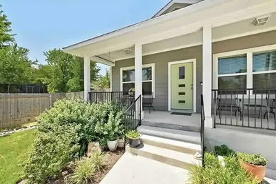 Image de Stone’s Throw Stay -  Less than a Mile from Lake Lbj