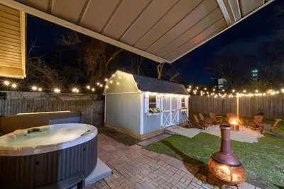 Usfl! Hot Tub, Pool Table, Fire Pits, King beds, Bbq Fun! 🐾🏡
