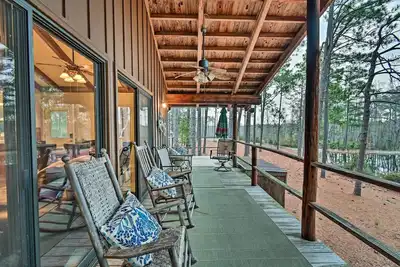 Image de Rockingham Cabin on 75 Acres w/ Lake Access!