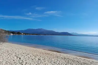 Image de Plage à 50 m \nclim/wifi / patio\n2 chambres \n4 ou 6 pers\nAbbartello Corse-du-Sud
