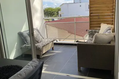 Image de logement entier, bel appart en residence sécurisé, a 2 minutes a pied de la plage.