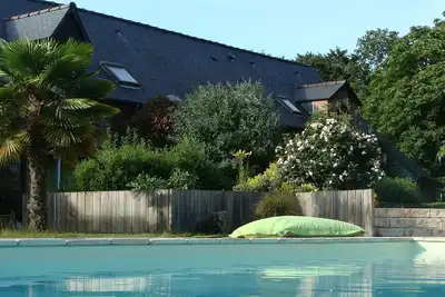 Image de Les Cavaliers, gîte de caractère avec piscine, à 20 minutes du bord de mer