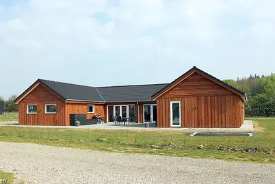 Image de Exclusive pool house with numerous amenities