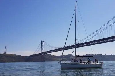 Image de Séjour unique sur un voilier à Lisbonne