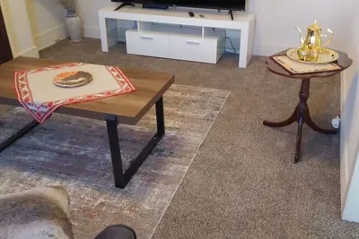 Image de Sunlight 2br townhouse w/ private parking in Downtown Frederick