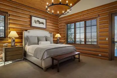 Image de Bronze Buffalo Club Cabin enjoys private resort amenities