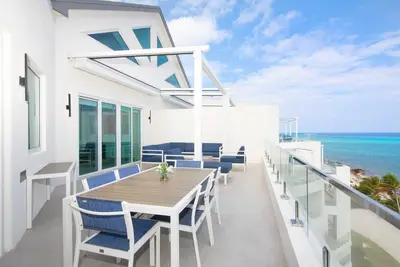 Image de Rum Point Resort #504 Penthouse