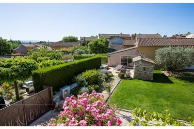 Image de L'Oustau de Famiho Gite climatisé avec piscine dans Mas rénové à 10 km d'Avignon