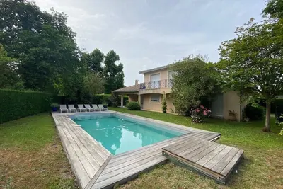 Image de Maison avec piscine privée proche de la mer