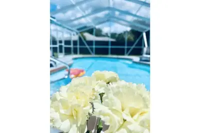 Image de Newly renovated 3 bedroom home with heated pool.