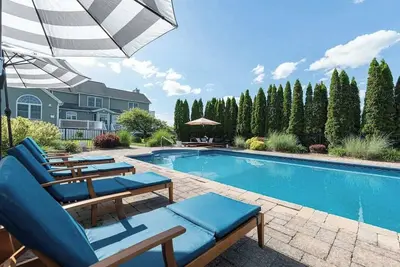 Image de Huge Hv Retreat: pool/spa/home theater/gym