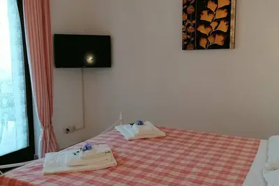 Image de 5 minutes from the sea, panoramic terrace and swimming pool - The cugnolo wagon