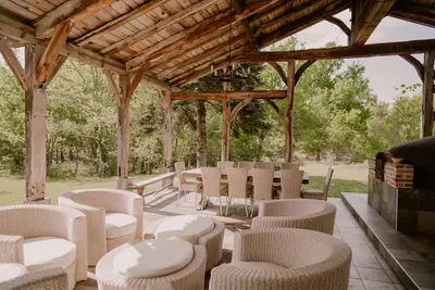 Luxurious property with Spa & Lake near the ocean
