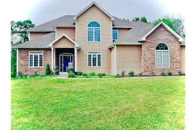 Image de Spacious 5 bed/4 bath home with gourmet kitchen