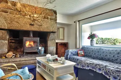 Image de Gîte tout confort, Grand espace extérieur, Piscine, Plage à pieds - Cheminée