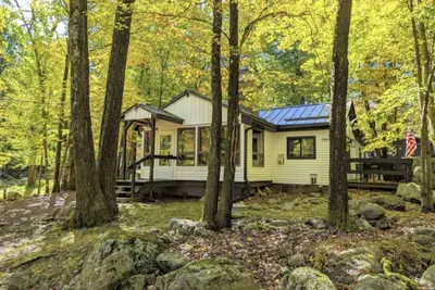 Image de Cottage Close to Lake & Resort w Fireplace&FirePit