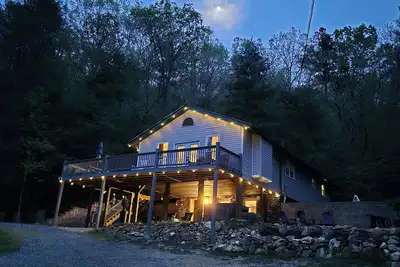 Image de Room to Roam! Beautiful House in Morganton with 1 acre of land and lots of deer!