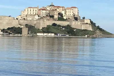 Image de Duplex rénové  à 50 mètres de la plage