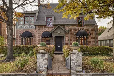 Image de The Big Tulsan- 8 beds, pool, game room, Bbq!