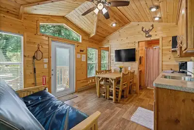 Image de Riverwalk Cabin at Krs Campground (Cabin 9)