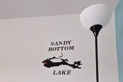 Image de Little Gem Sandy Bottom Lake