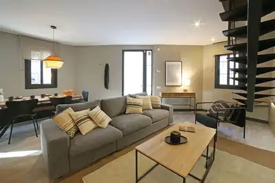 Image de Blackhouse. With pool. Bcn. Fcb Stadium and Fira