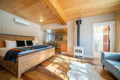 Image de Shasta View Lodge - Cabin 6