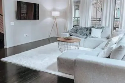 Image de Cozy Buckhead Lux Home