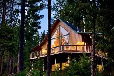 Image de Huge Cozy Cabin 3 Bed Rooms, loft, Game/bedroom, Spa