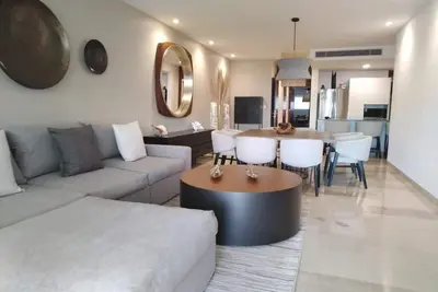 Image de Luxury apartment w/private jacuzzi and ocean views