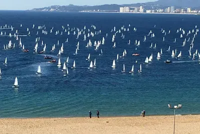 Image de Beach front apartment