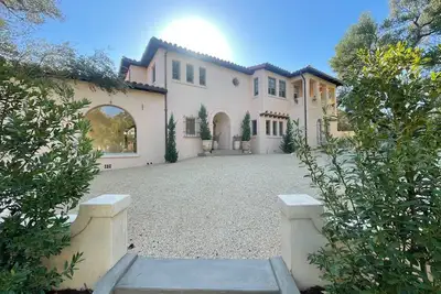 Image de Stunning Spanish Colonial Estate with pool, gardens and ancient olive grove.