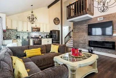 Image de Energy corridor Luxury 3 Bedroom Home with Xbox