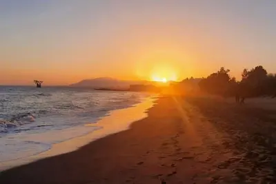 Image de First line beach \"MarBella\" - cozy apartment near the beach and the old town