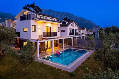 5+1 Central Spacious Villa in Oludeniz