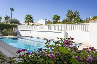 Image de Villa centrale, piscine, Bbq, 6px