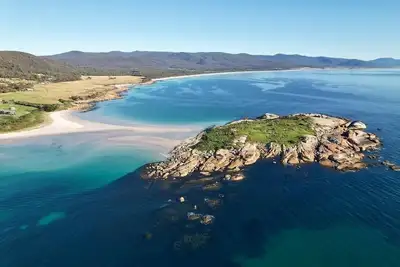 Image de One minute walk to the beach and amazing sea views