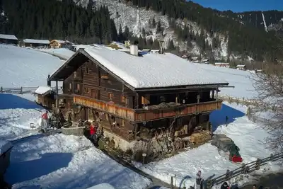 Image de Historic hut for up to 15 people near Kitzbühl