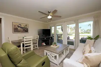 Image de Luxury 2br Condo w/ Free Beach Service