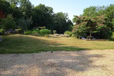 Image de Maison au calme avec un magnifique jardin à proximité de la Dordogne