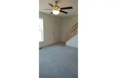 Image de single family house with 5 bed rooms and 2 and half bath