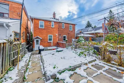 Image de Charming 3 bedroom family home on quiet street in Toronto