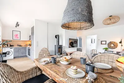 Diek No. 2 - close to the beach and the North Sea, fireplace, terrace